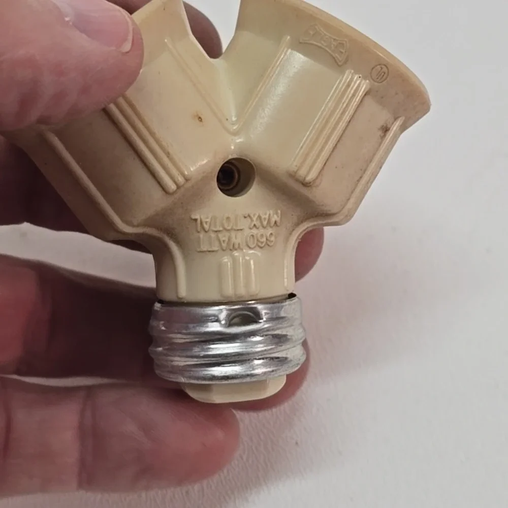 Lot Of 6  Screw-in Light Socket Adapters‎